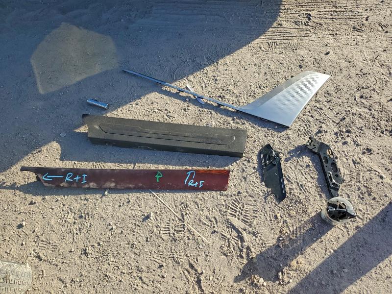 Фото 13 - KIA CARNIVAL L