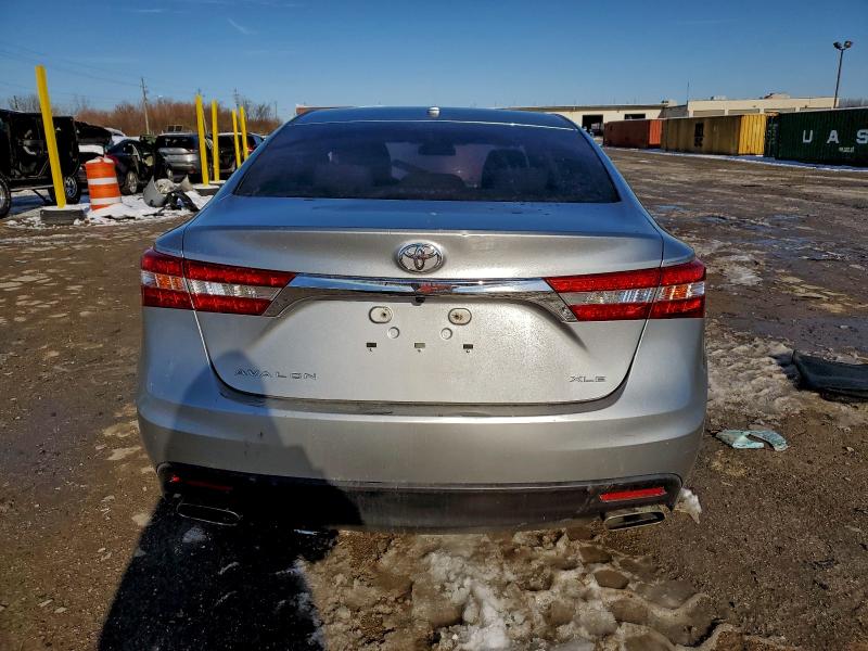 Фото 6 - TOYOTA AVALON