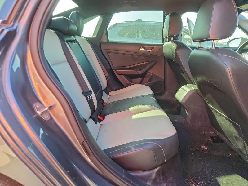 Фото 10 - VOLKSWAGEN JETTA