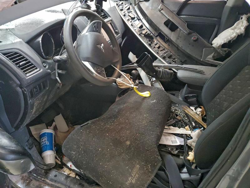 Фото 7 - MITSUBISHI OUTLANDER