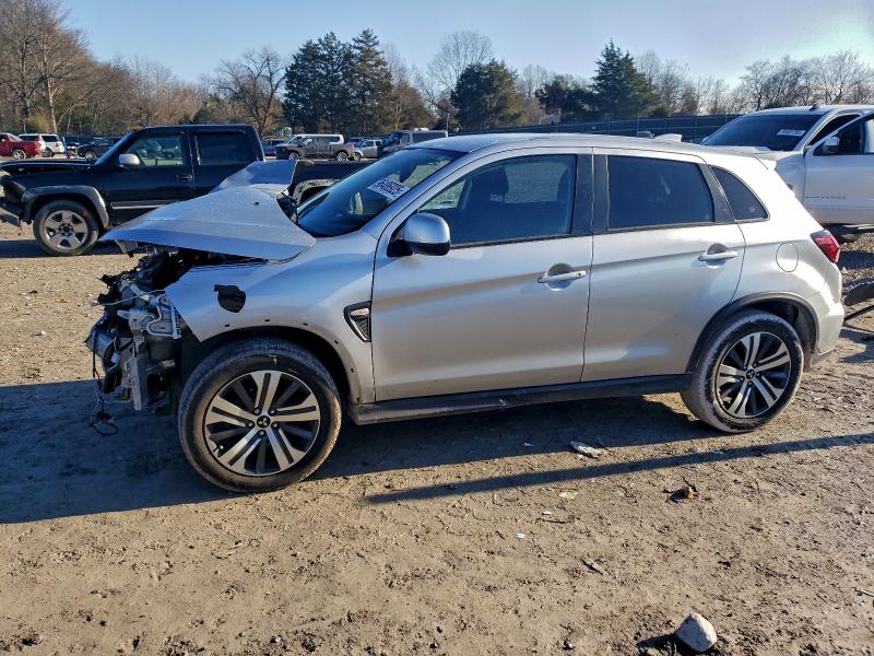 Фото 1 - MITSUBISHI OUTLANDER