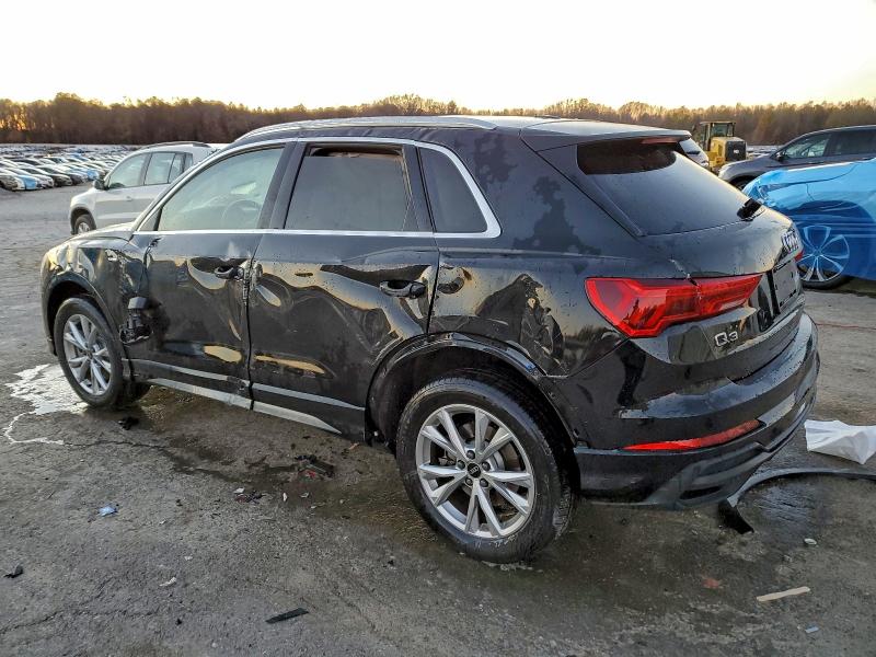 Фото 2 - AUDI Q3