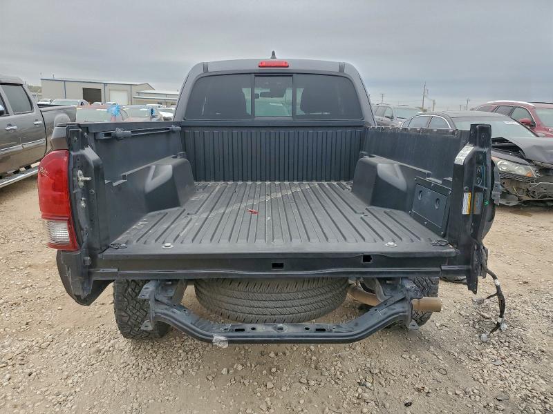 Фото 6 - TOYOTA TACOMA