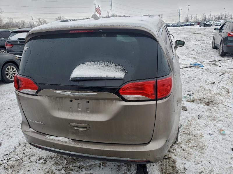 Фото 6 - CHRYSLER PACIFICA