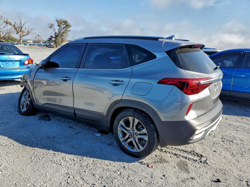 Фото 2 - KIA SELTOS