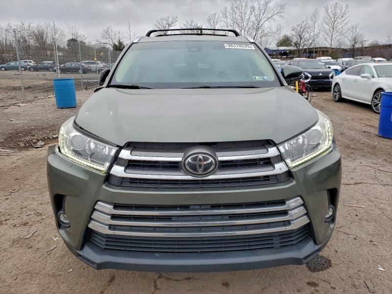 Фото 5 - TOYOTA HIGHLANDER