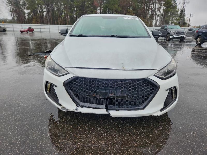 Фото 5 - HYUNDAI ELANTRA