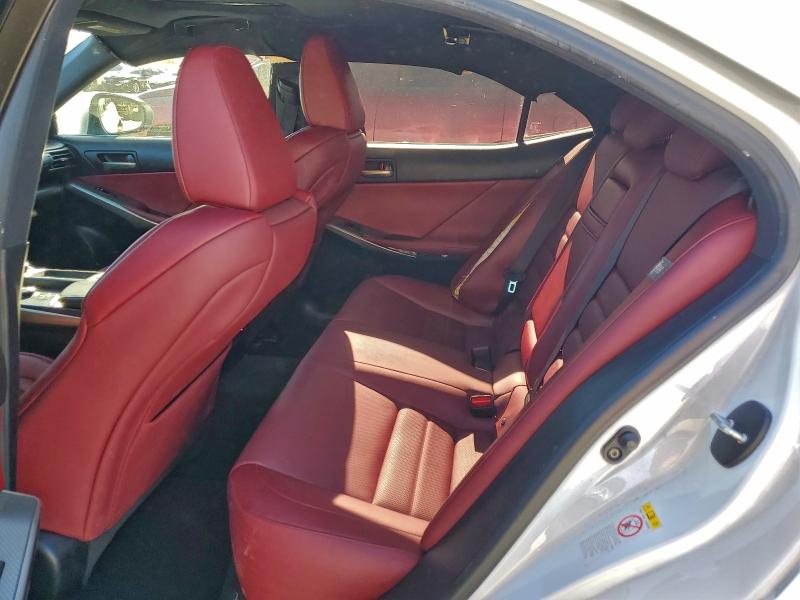 Фото 10 - LEXUS IS