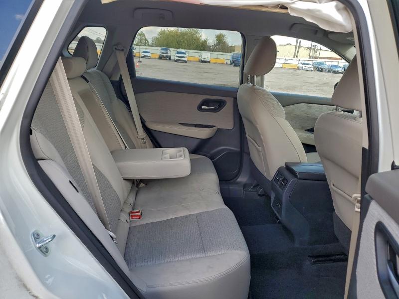 Фото 11 - NISSAN ROGUE