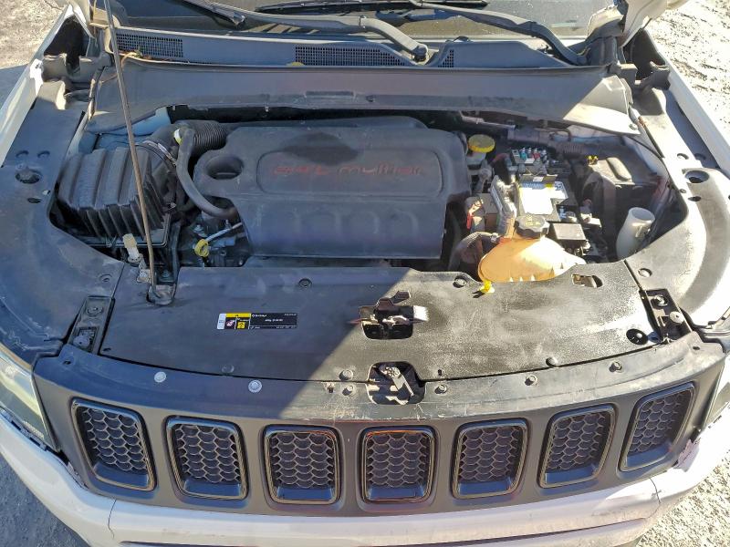 Фото 12 - JEEP COMPASS