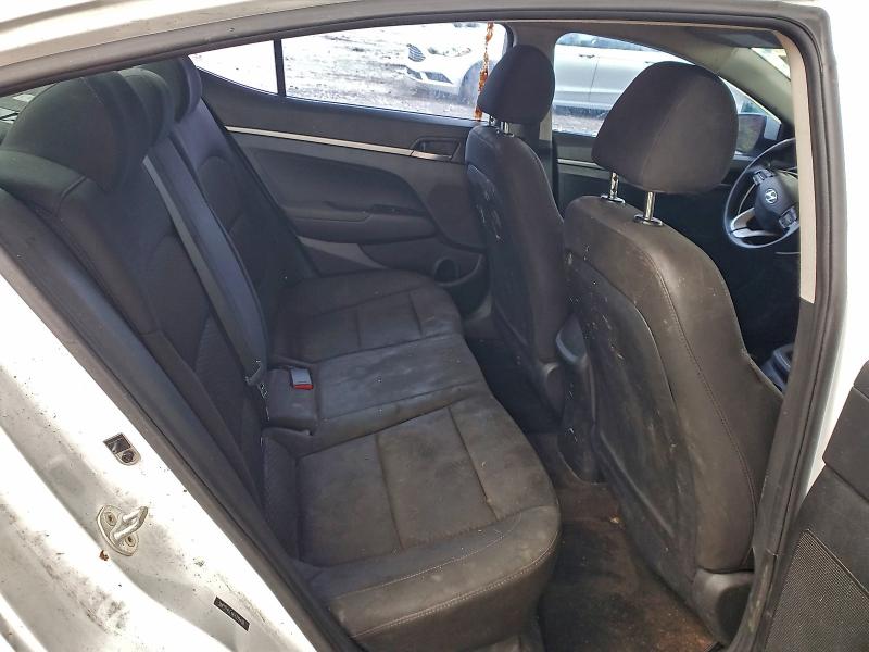 Фото 10 - HYUNDAI ELANTRA