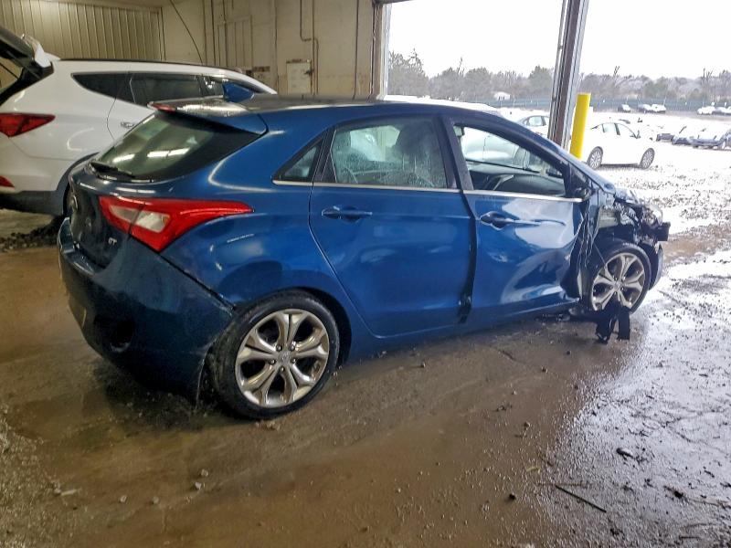 Фото 3 - HYUNDAI ELANTRA