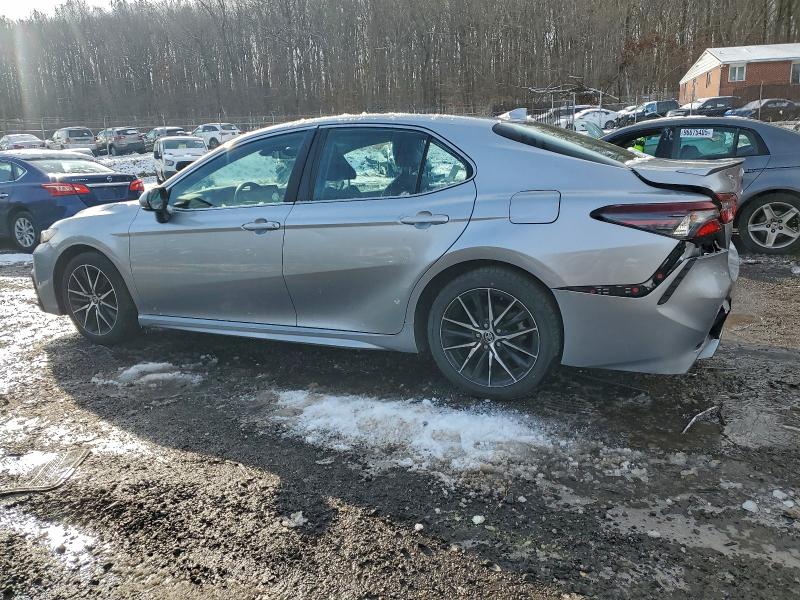 Фото 2 - TOYOTA CAMRY