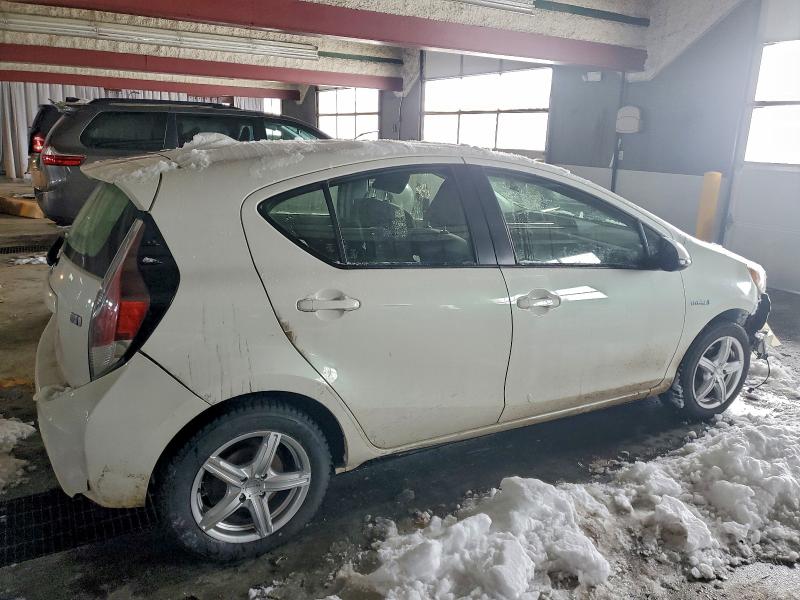 Фото 3 - TOYOTA PRIUS