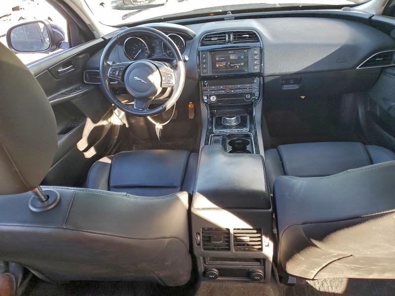 Фото 8 - JAGUAR XE