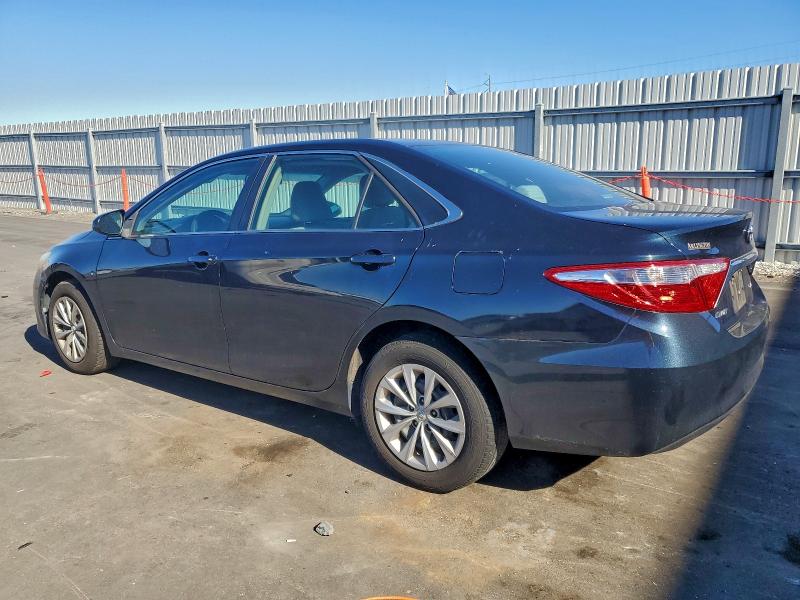 Фото 2 - TOYOTA CAMRY