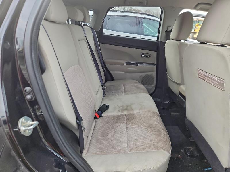 Фото 10 - MITSUBISHI OUTLANDER