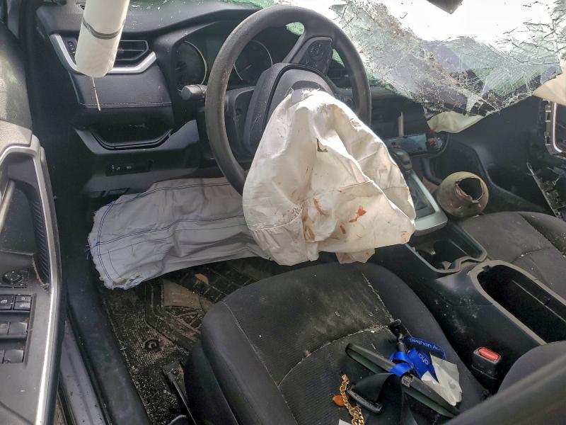 Фото 8 - TOYOTA RAV4