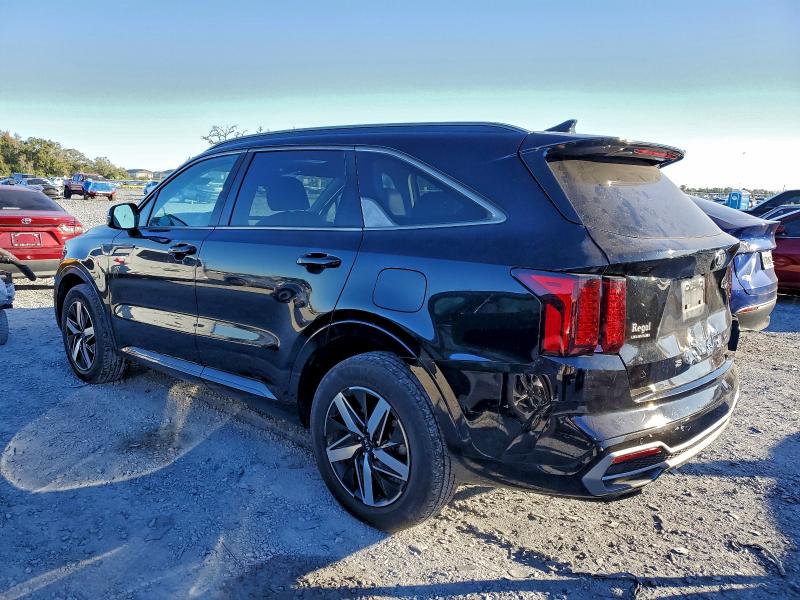 Фото 2 - KIA SORENTO