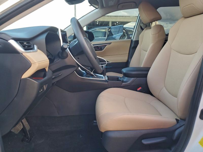 Фото 7 - TOYOTA RAV4