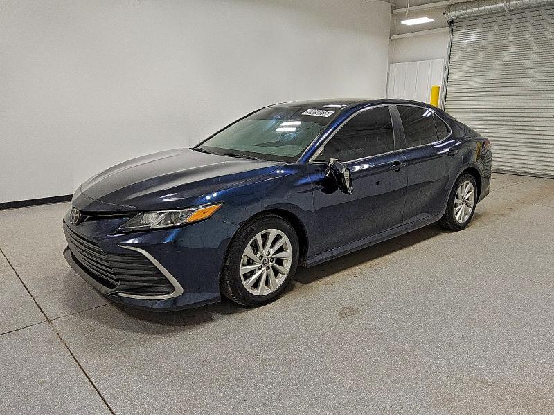 Фото 1 - TOYOTA CAMRY