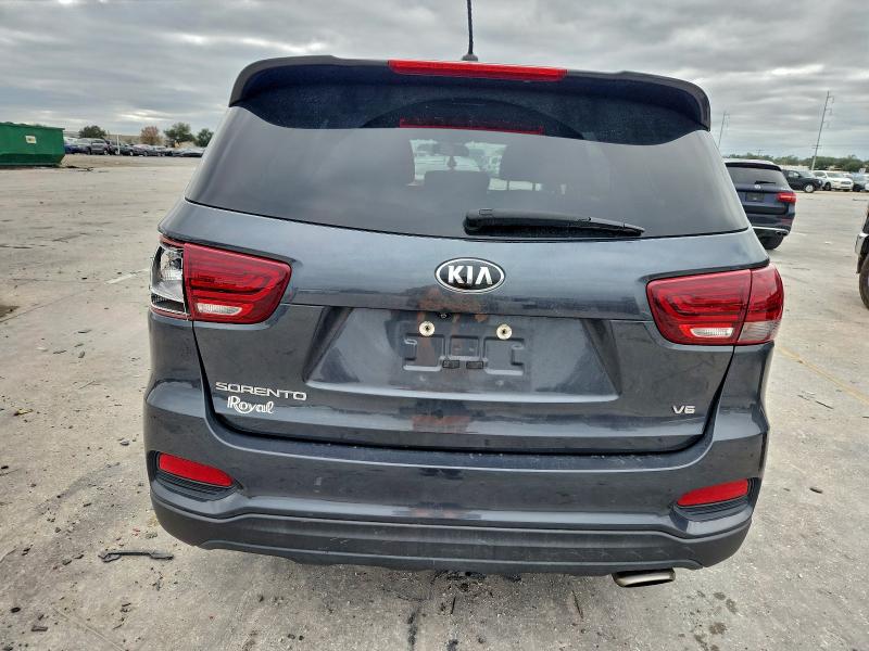 Фото 6 - KIA SORENTO