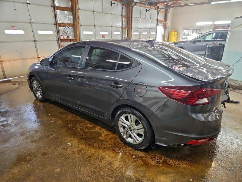 Фото 2 - HYUNDAI ELANTRA