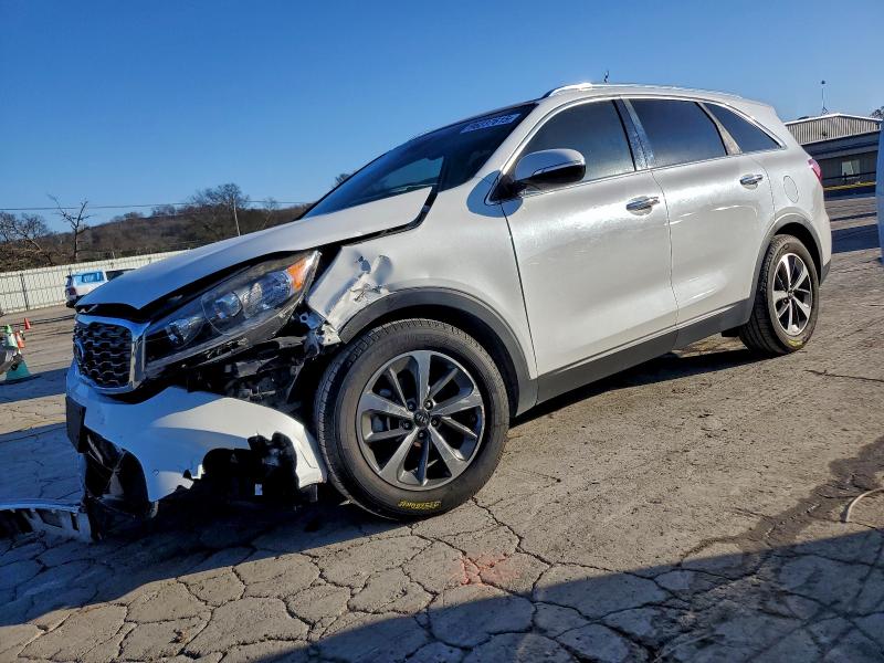 Фото 1 - KIA SORENTO