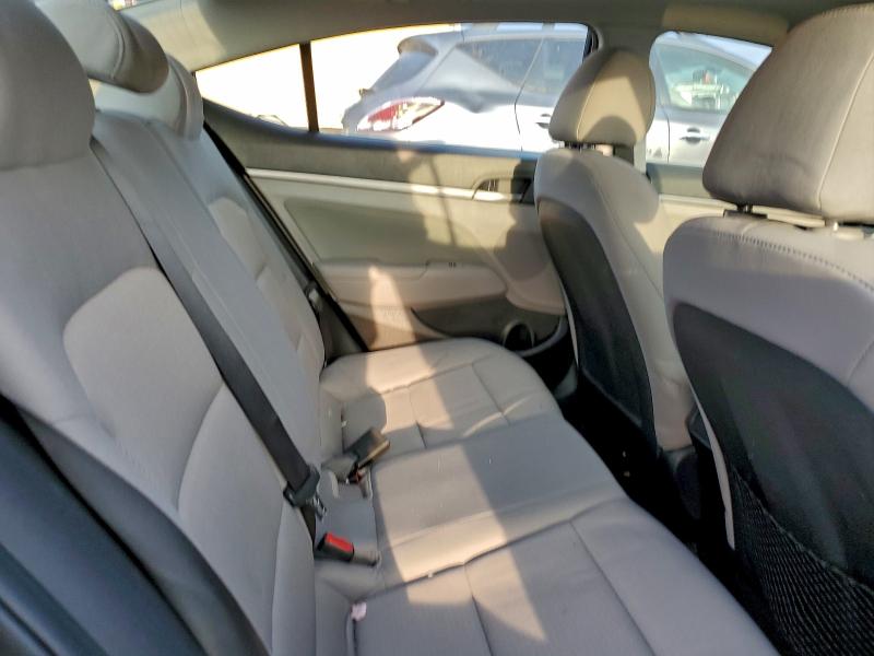 Фото 10 - HYUNDAI ELANTRA