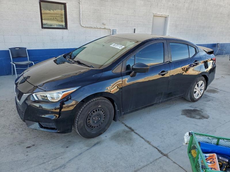 Фото 1 - NISSAN VERSA