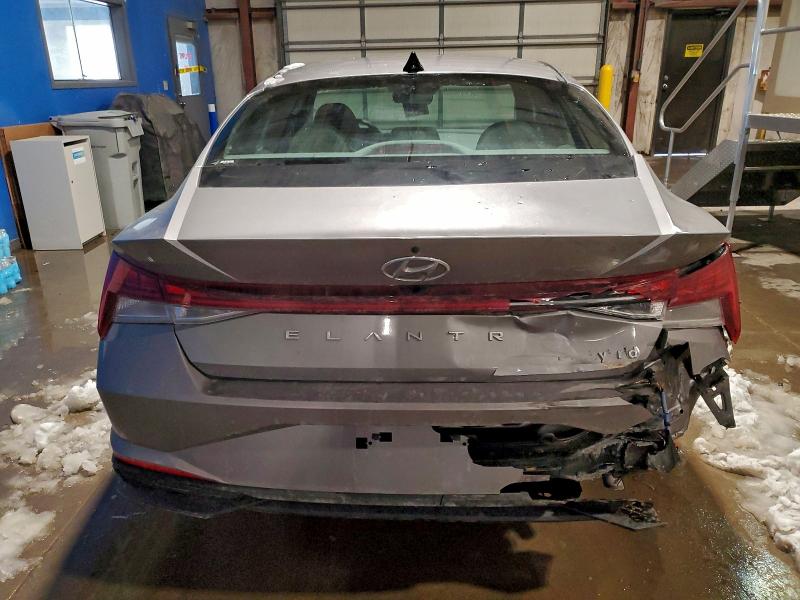 Фото 6 - HYUNDAI ELANTRA