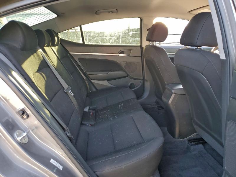 Фото 10 - HYUNDAI ELANTRA