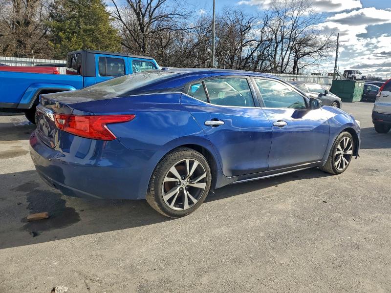 Фото 3 - NISSAN MAXIMA