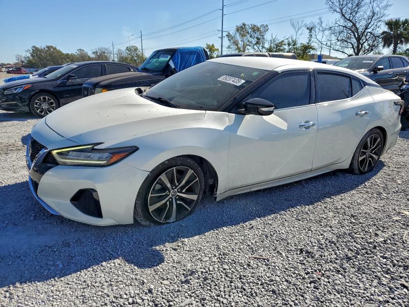 Фото 1 - NISSAN MAXIMA