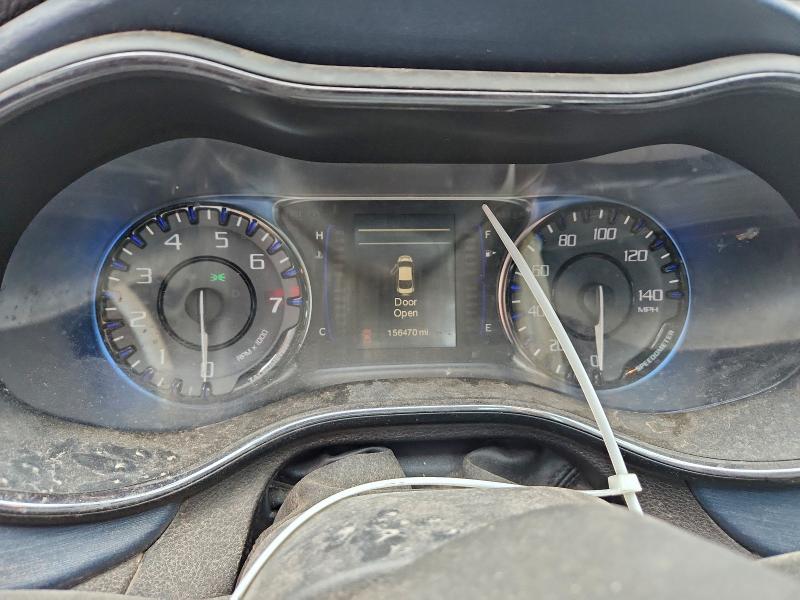 Фото 9 - CHRYSLER 200