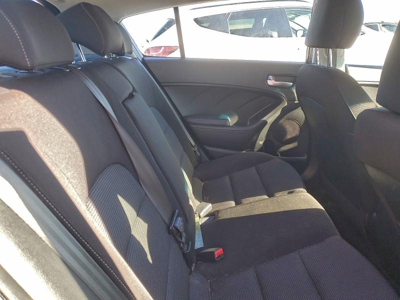 Фото 10 - KIA FORTE