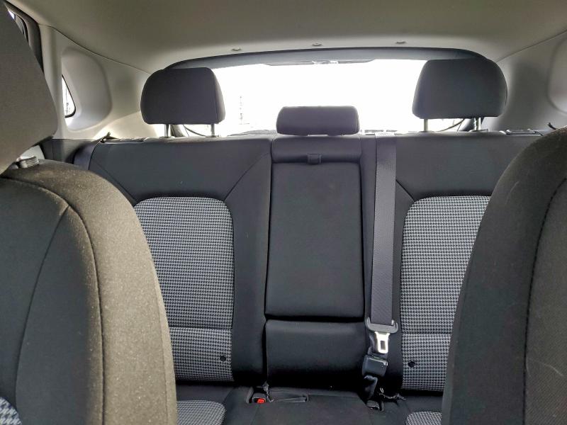 Фото 10 - HYUNDAI KONA