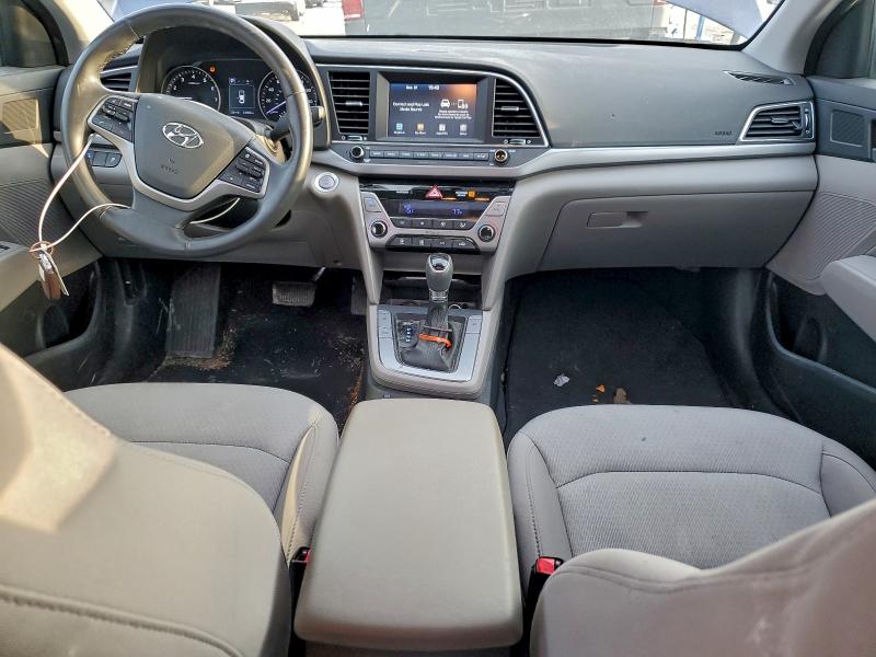 Фото 8 - HYUNDAI ELANTRA