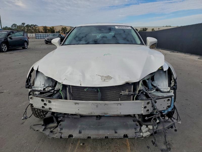 Фото 5 - LEXUS IS