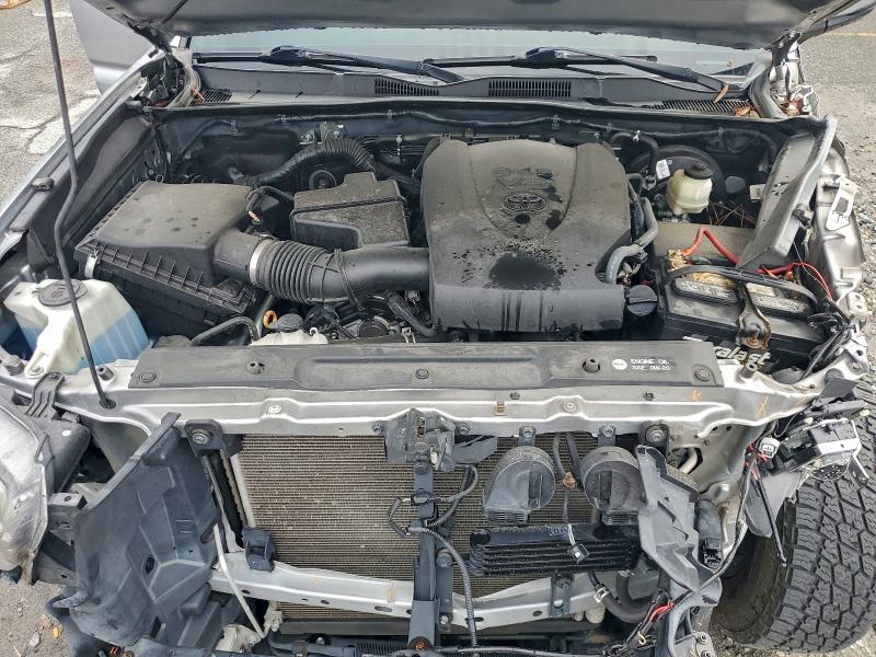 Фото 11 - TOYOTA TACOMA