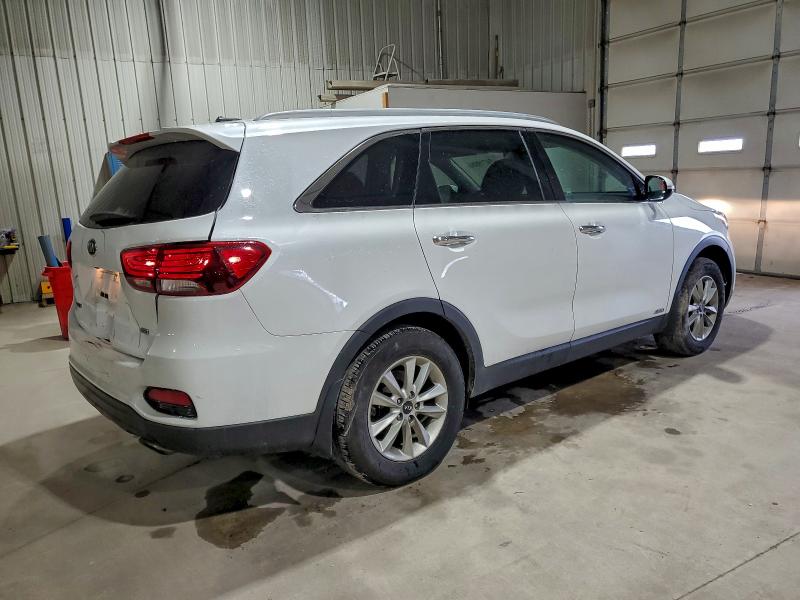 Фото 3 - KIA SORENTO