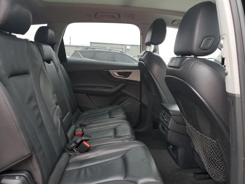 Фото 11 - AUDI Q7