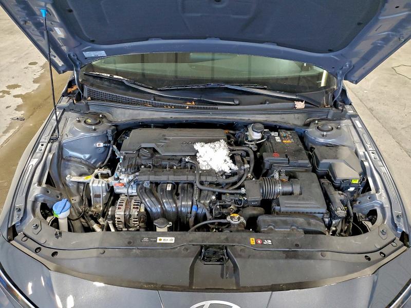 Фото 11 - HYUNDAI ELANTRA