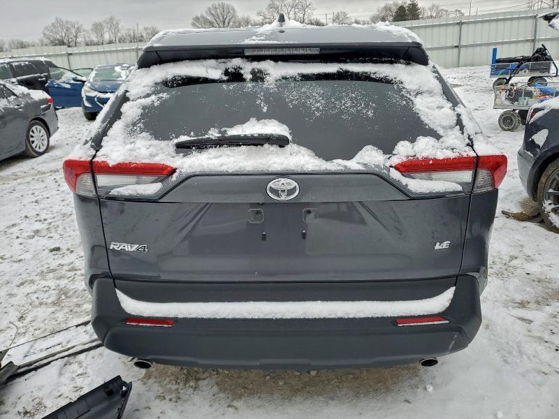 Фото 6 - TOYOTA RAV4