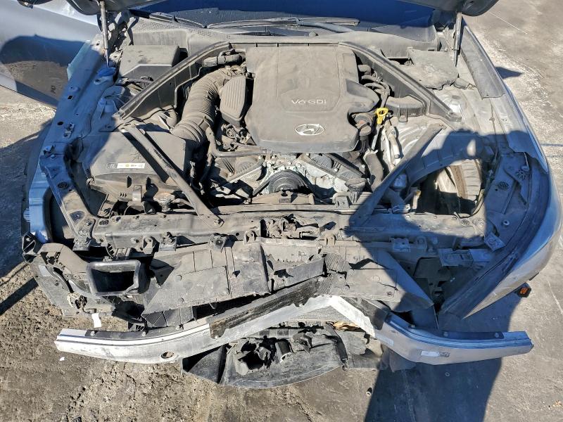 Фото 11 - HYUNDAI GENESIS