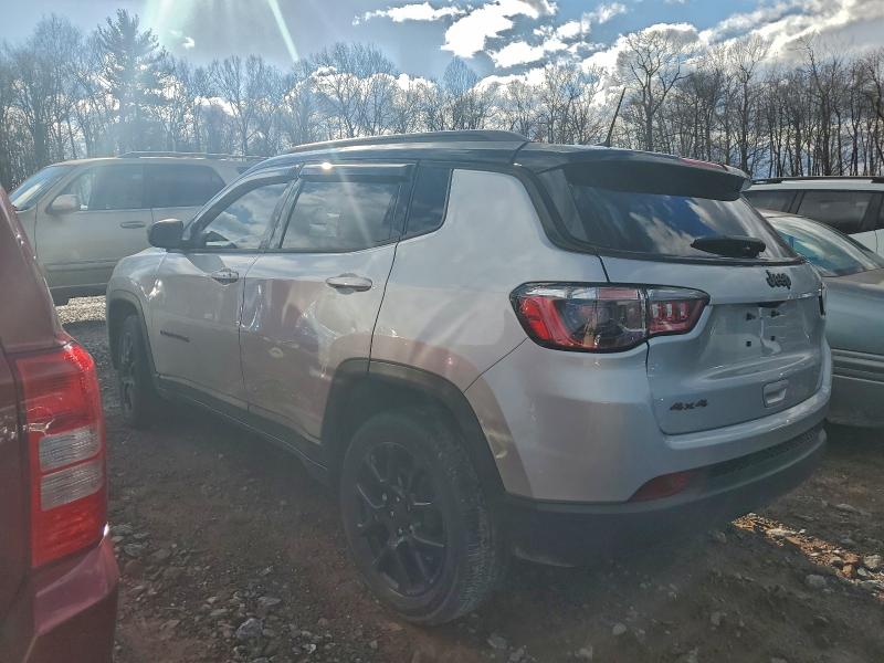 Фото 2 - JEEP COMPASS