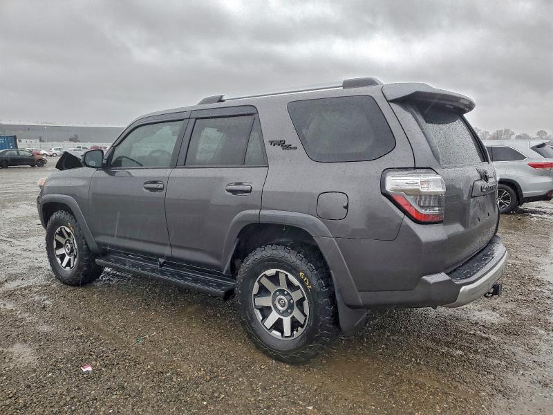 Фото 2 - TOYOTA 4RUNNER