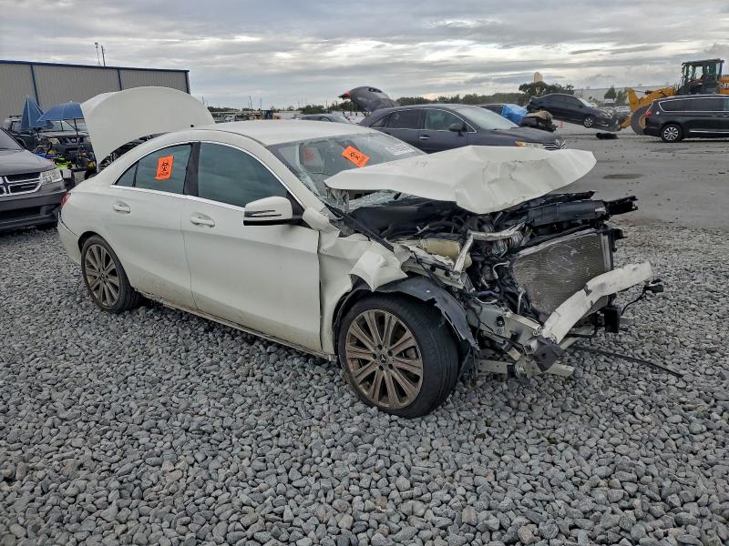 Фото 4 - MERCEDES-BENZ CLA-CLASS