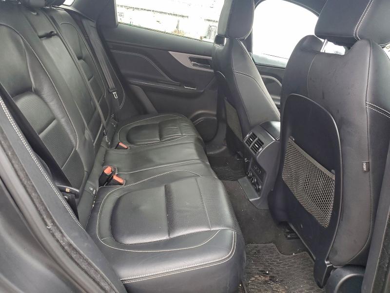 Фото 11 - JAGUAR F-PACE