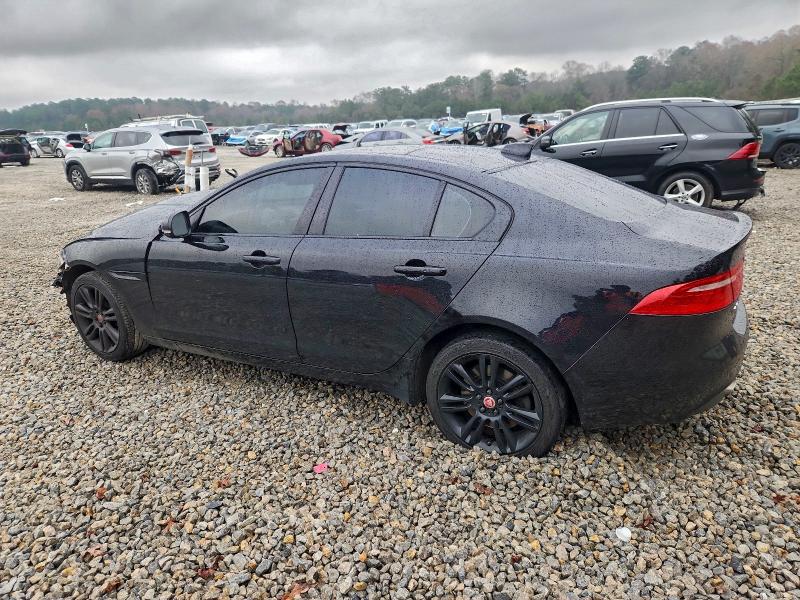 Фото 2 - JAGUAR XE